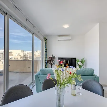 Luxury Penthouse 1br Terrace شقة Gzira