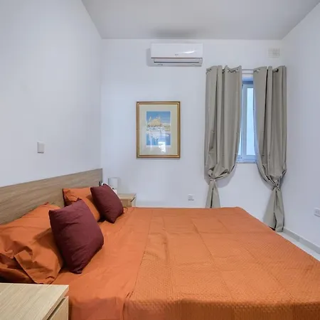 Luxury Penthouse 1br Terrace Gzira